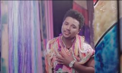 Ethiopian music: Binu Solomon - Ewedeshalhu(እወድሻለሁ) - NewEthiopian Music 2018(Official Video)