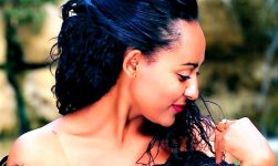 Roza Yitbarek - Naeni | ናዓኒ - New Ethiopian Tigrigna Music 2018 (Official Video)