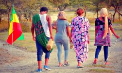 Yohannes Werku - Arenguade Meret | አረንጓዴ መሬት - New Ethiopian Music 2018 (Official Video)