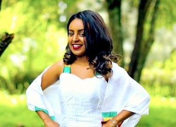 Zenebe Worku – Man Zim Yilal | ማን ዝም ይላል – New Ethiopian Music 2018 (Official Video)