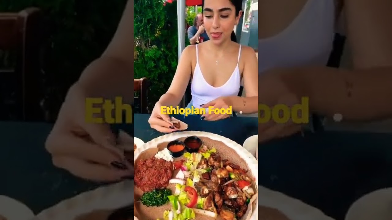 ?How To Eat Ethiopian FOOD ❤️ #ethiopianfood  #Injera #ethiopianfoodcookingvideos #africanfood